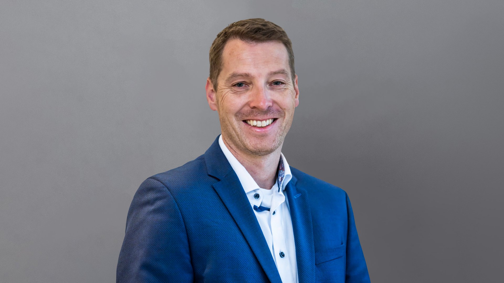 Portraitbild von Dr. Stefan Rauh