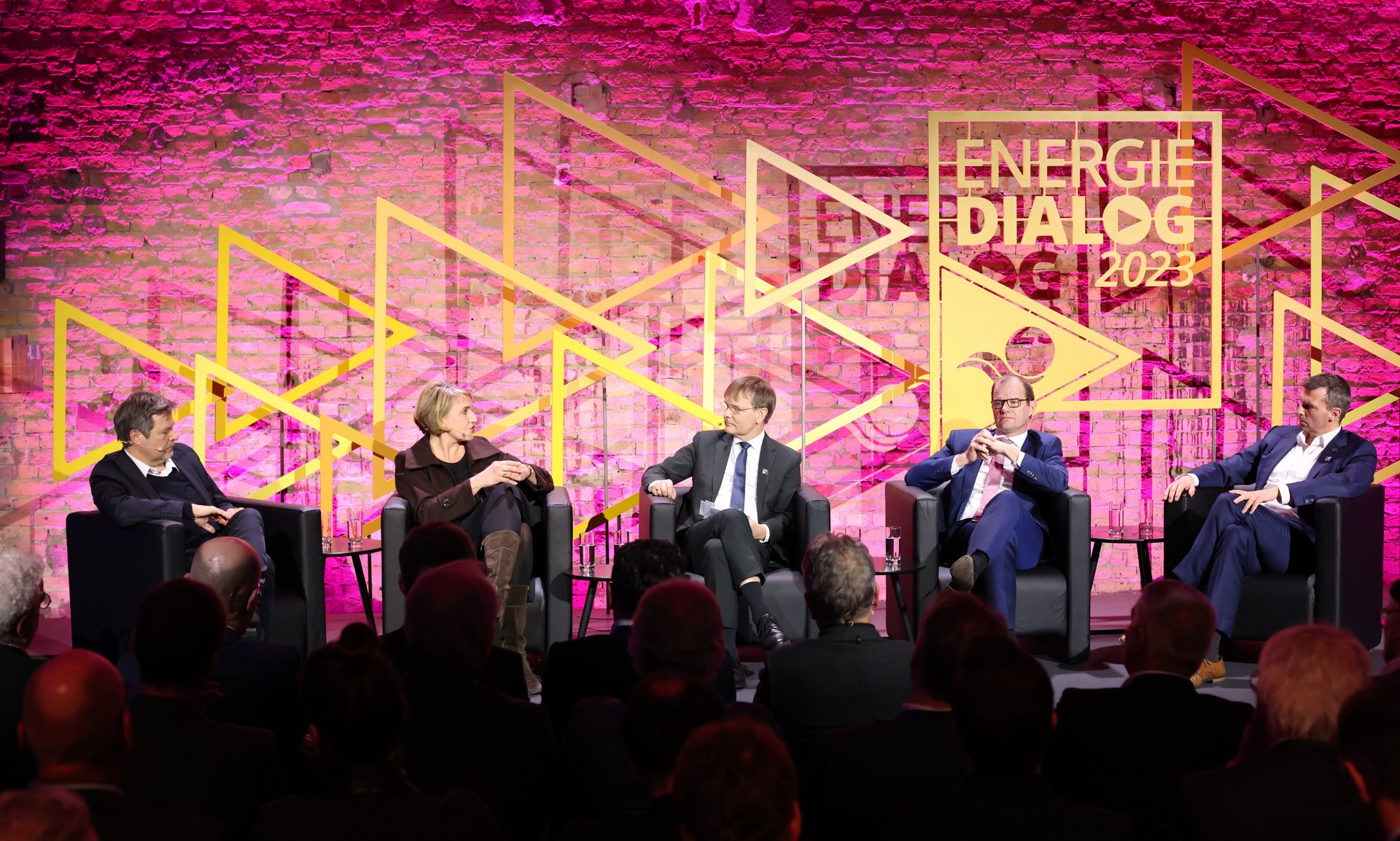 Beschreibung: Podiumsdiskussion auf dem ENERGIEDIALOG 2023