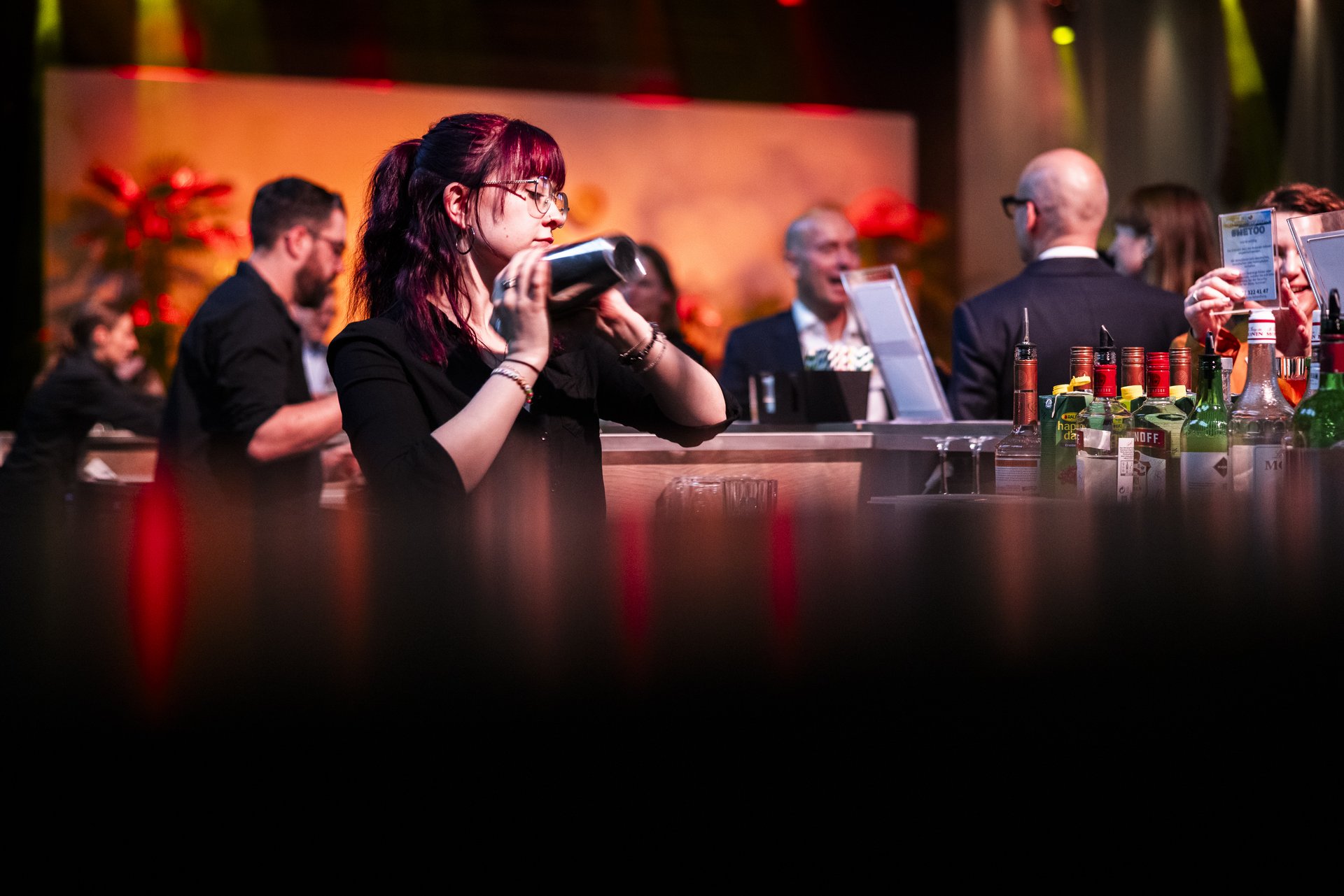 Frisch zubereitete Drinks an der Cocktail-Bar ©Liesa Johannsen