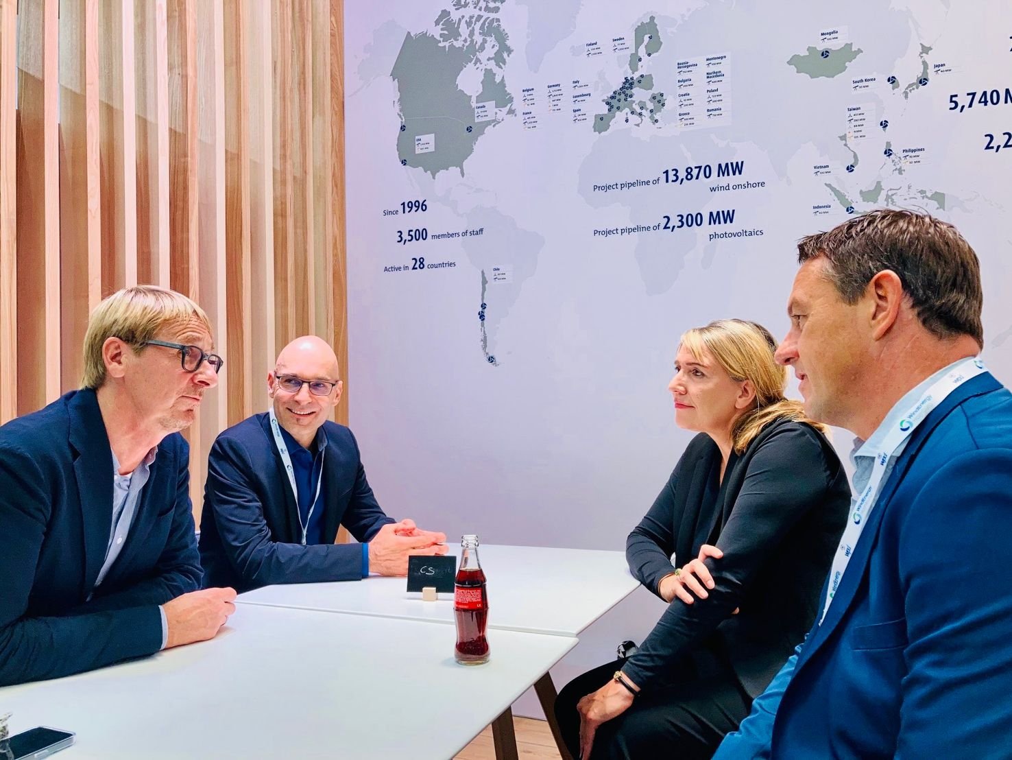 Messerundgang bei der WindEnergy Hamburg 2022 am Stand von Siemens GamesaMesserundgang bei der WindEnergy Hamburg 2022 am Stand der wpd AG