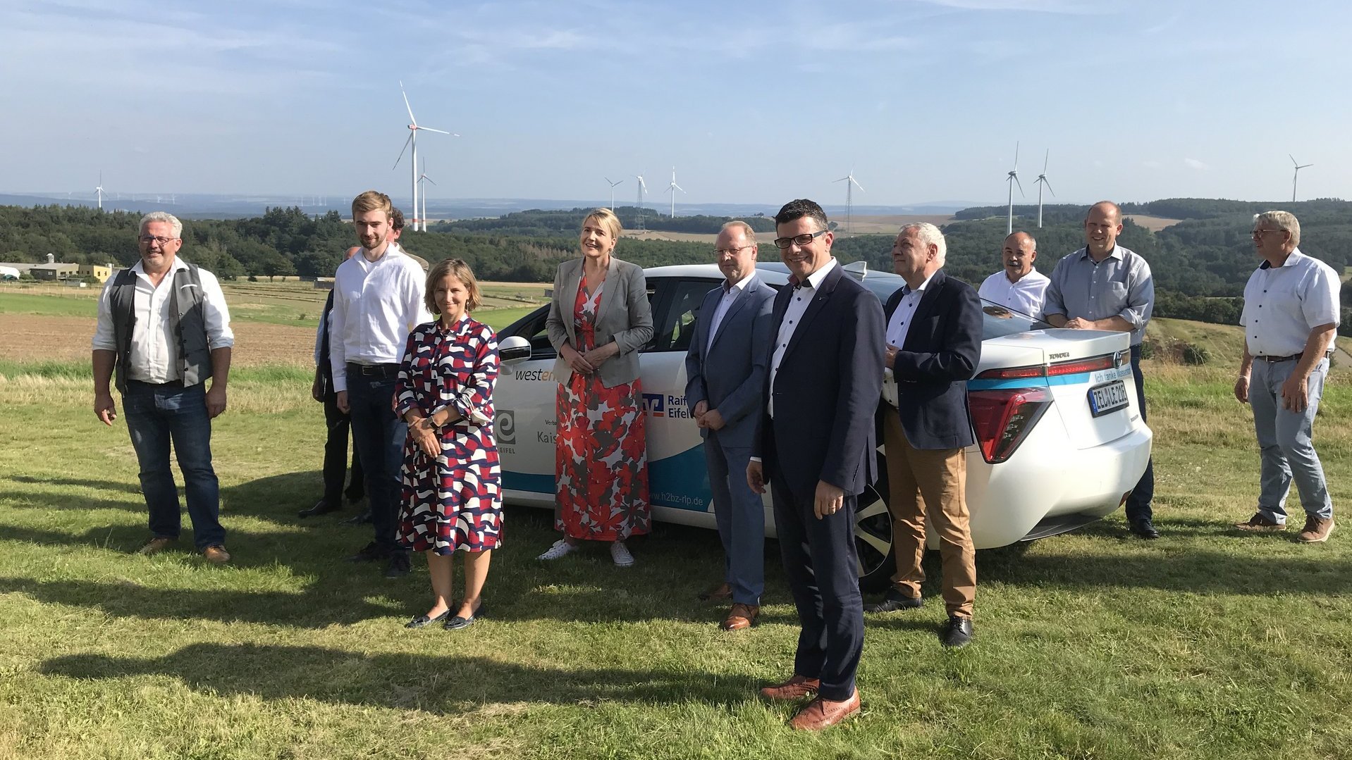 Gruppenbild auf der Sommertour der BEE-Präsidentin Dr. Simone Peter im August 2021