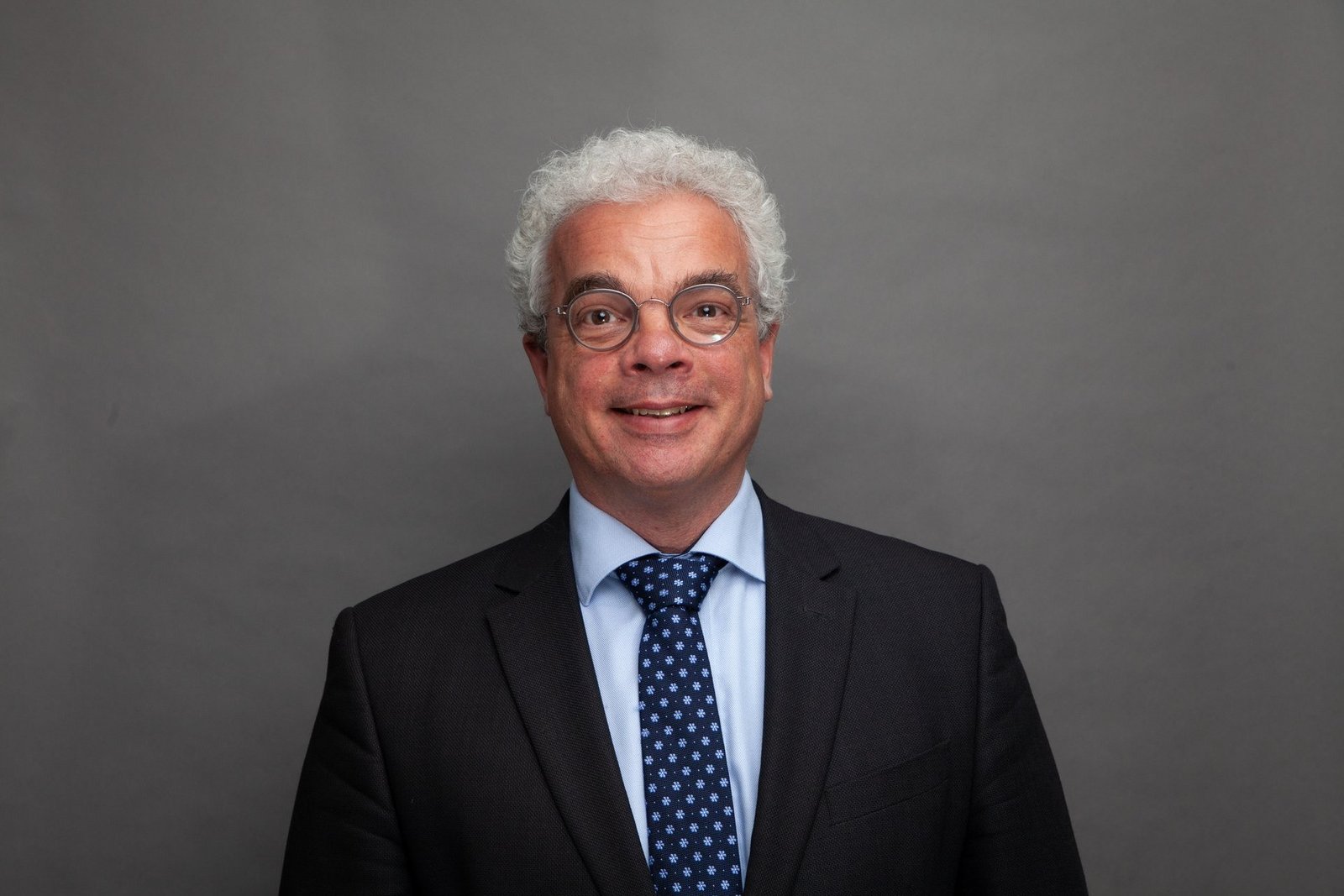 Dr. Claudius da Costa Gomez