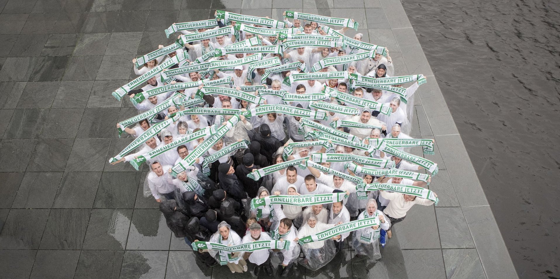 Schalparade im Zuge der Demonstration "Erneuerbare Energiewende Jetzt!", 2013