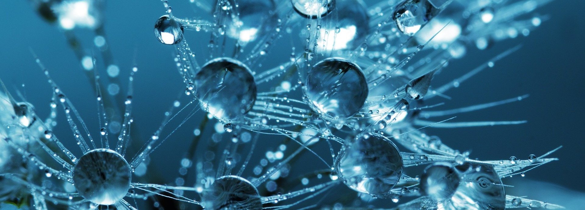 Grafik von Wasserstoffmolekülen vor blauem Hintergrund