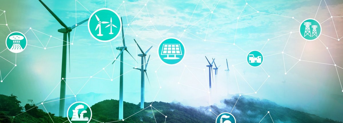 Bildbeschreibung: Windräder vor türkisfarbenem Himmel mit weißen Strichen und grafischen Symbolen aus dem Energiesektor
