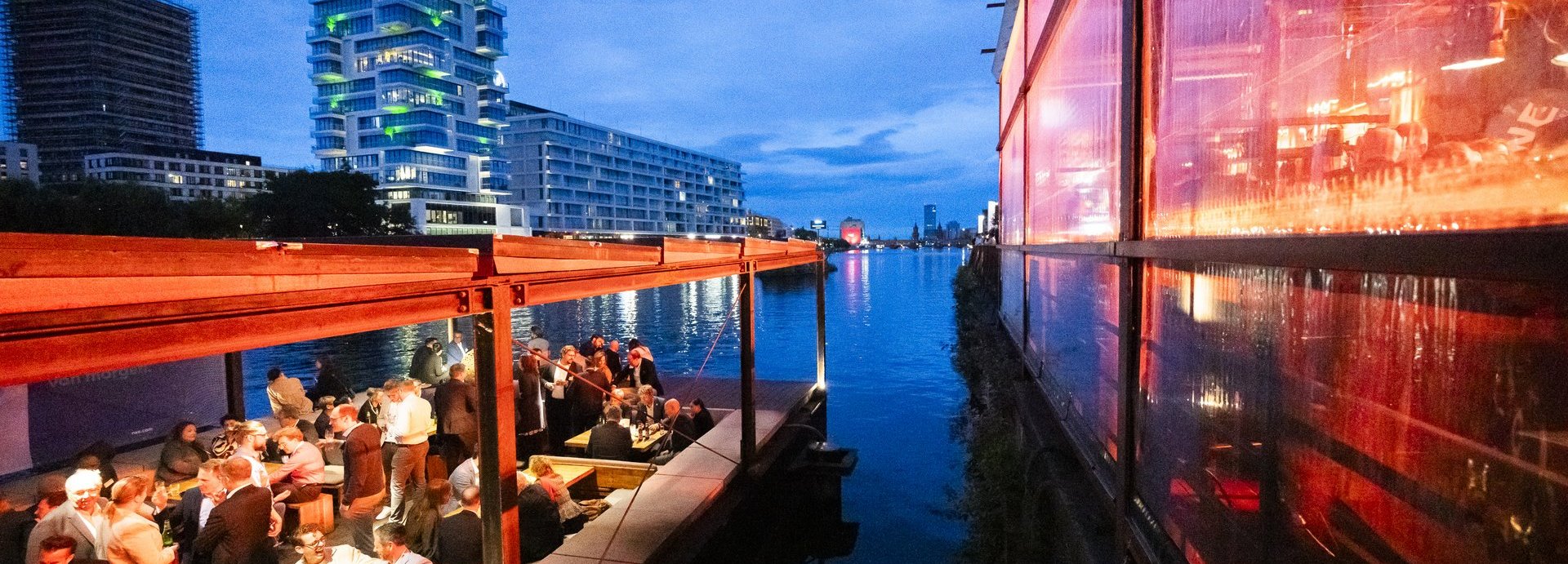BEE-Sommerfest: Abendstimmung an der Spree ©Steffen Kugler