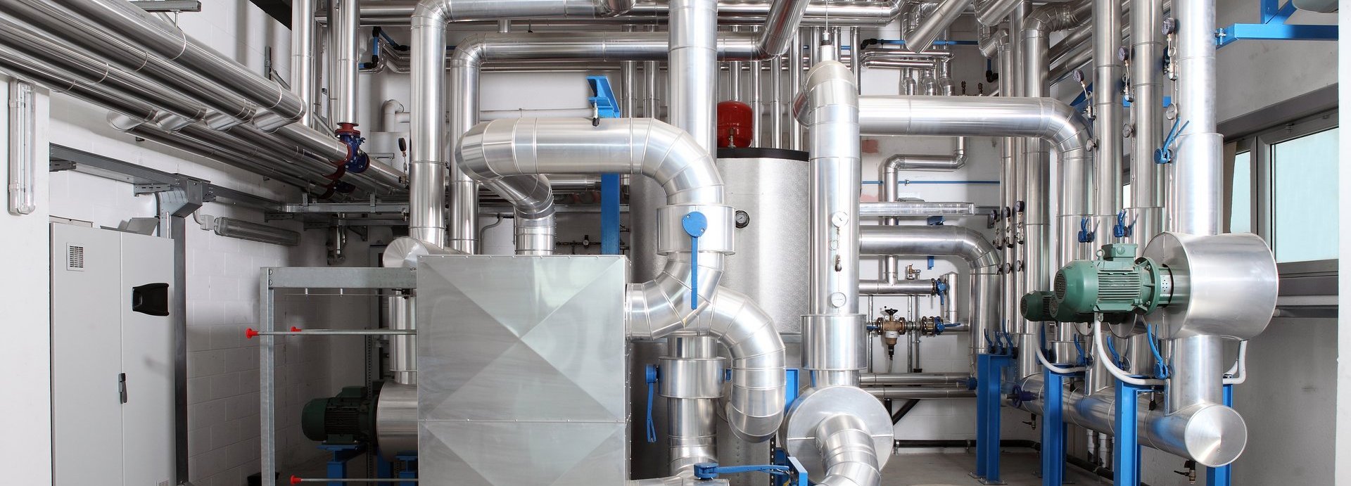 Beschreibung: Steuerung von Zentralheizungs- und Kühlsystemen in einem Heizungsraum