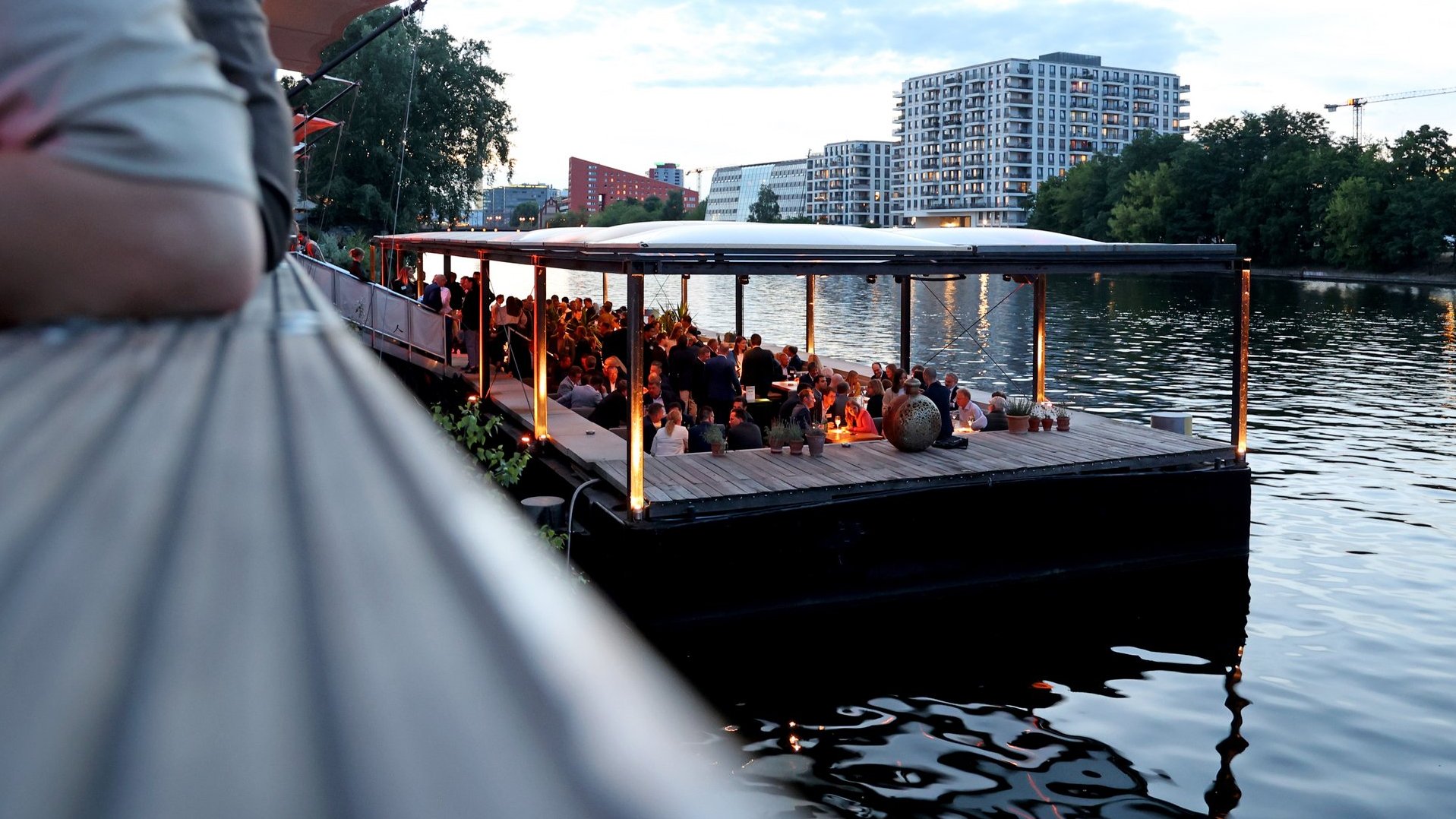 Abendlicher Blick auf die Spree beim BEE-Sommerfest