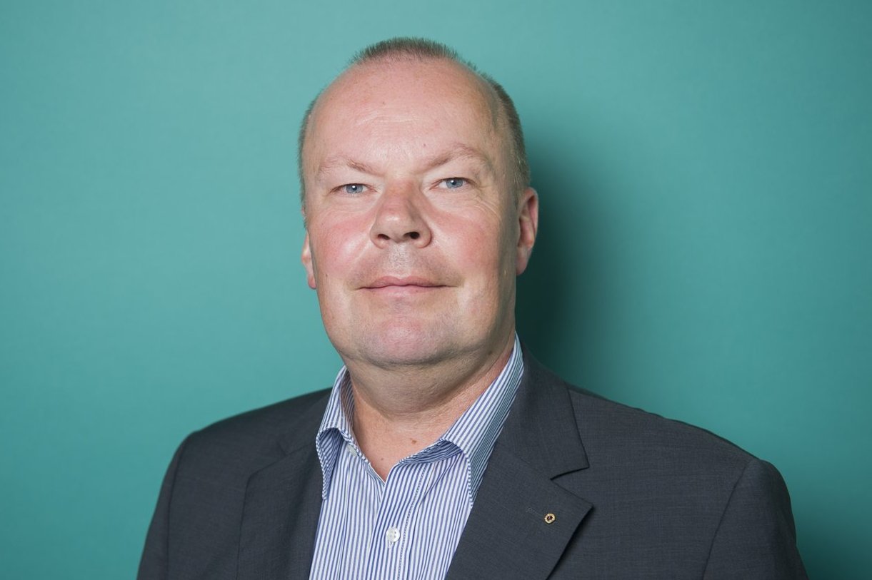 Portraitfoto von Hans-Peter Lang