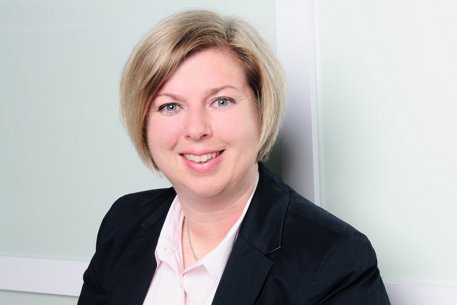 Portraitfoto von Dr. Karin Thelen