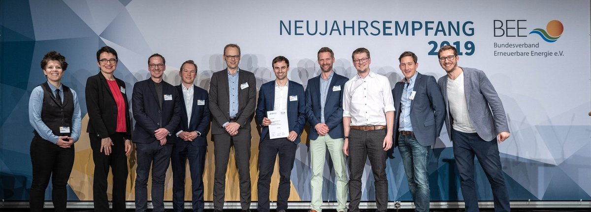 Die Jurymitglieder und Teilnehmer des Start-up Pitch auf dem BEE-Neujahrsempfang 2019