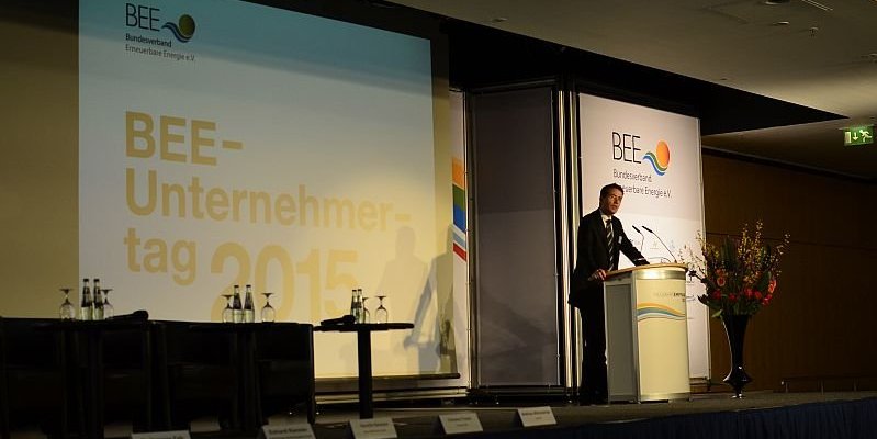 Blick auf die Bühne beim BEE-Unternehmtertag 2015