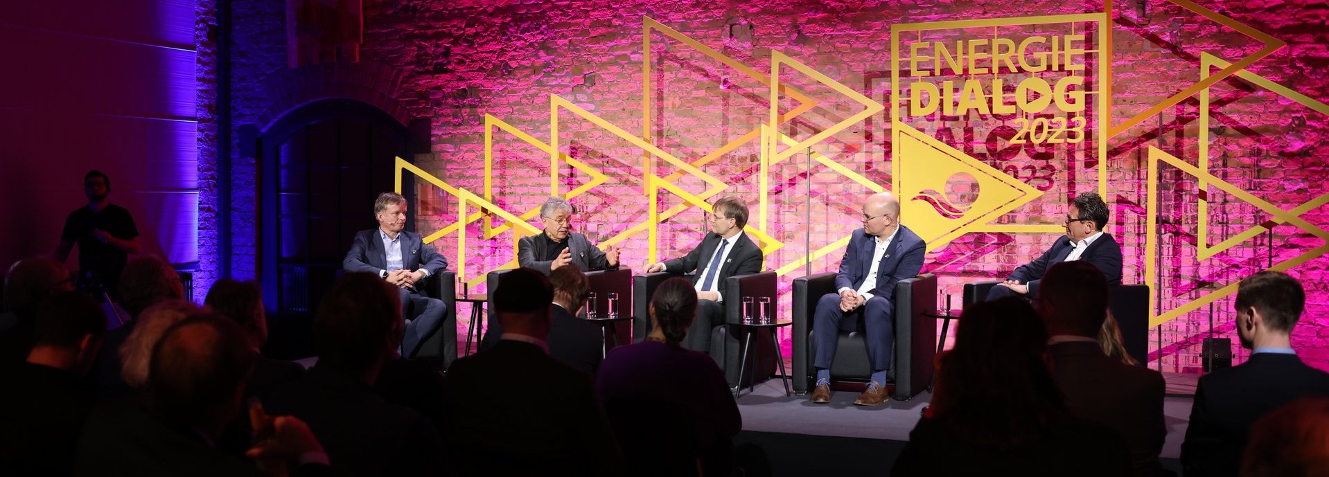 Podiumsdiskussion mit Tobias Goldschmidt, Helmut Barthel, Carsten Bovenschen und Gunter Erfurt auf dem ENERGIEDIALOG 2023