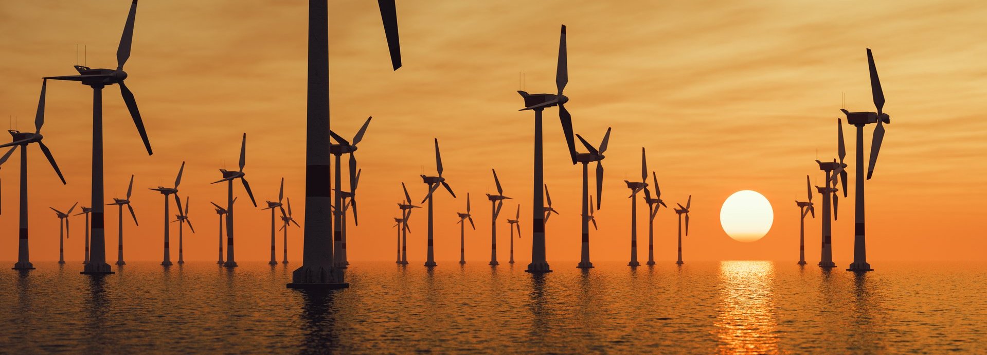 Windräder auf offener See offshore bei Sonnenuntergang