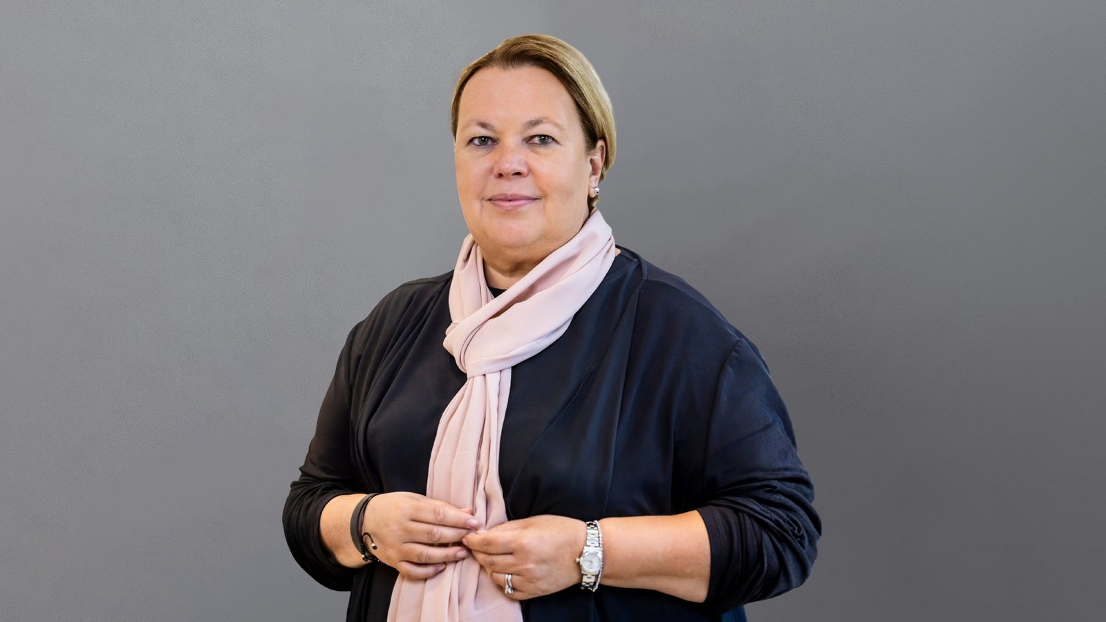 Bildbeschreibung: Portraitbild von Ursula Heinen Esser