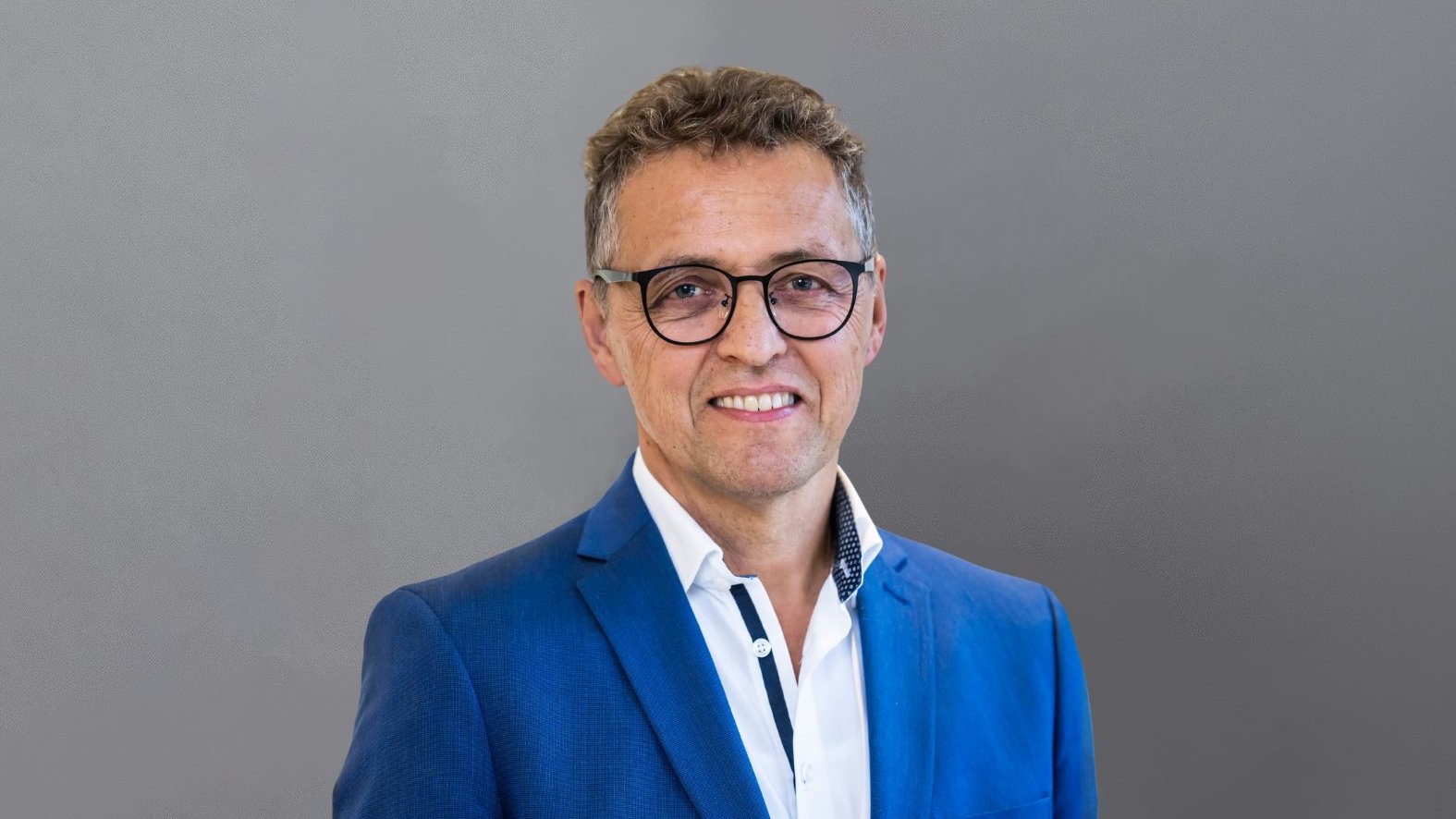 Portraitbild von Dr. Thomas Karle