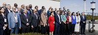 Gruppenbild auf dem Dach des Auswärtigen Amtes